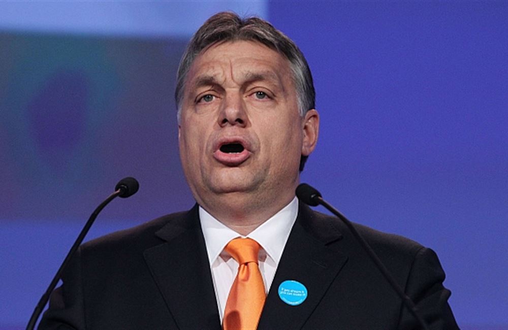 Viktor Orbán přesvědčuje Maďary, že se mají líp. A daří se mu to
