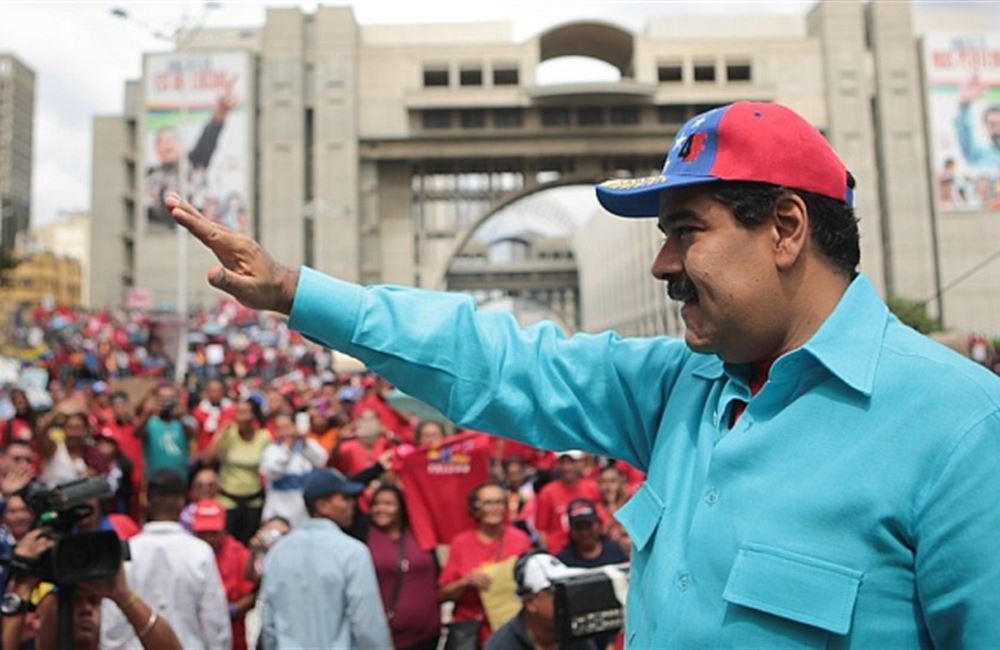 Venezuela: Tvrdý pád na socialistická ústa