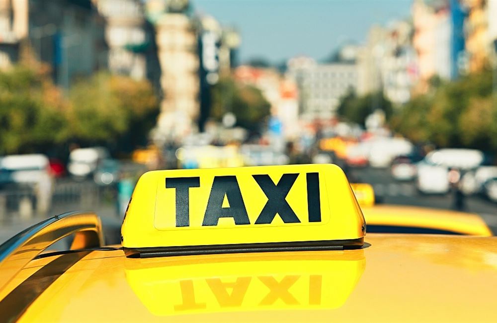 Proč udělat z taxislužby volnou živnost