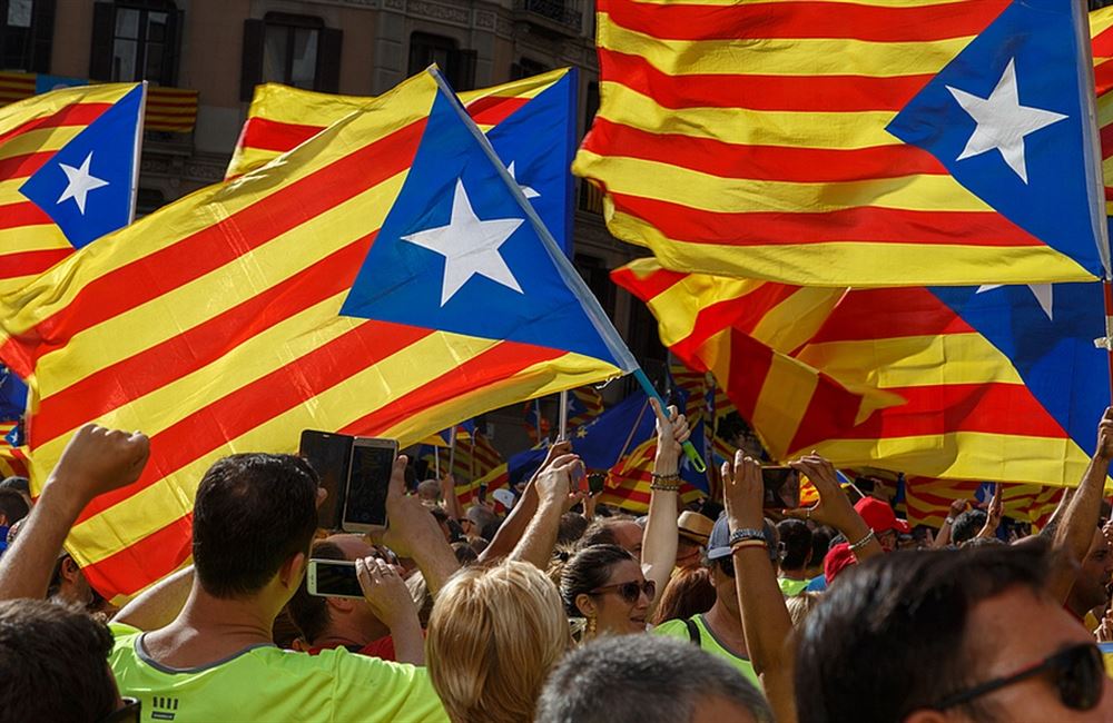 Katalánci chtějí nezávislost. A také „své“ peníze