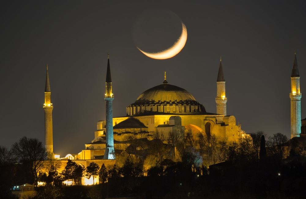 Kostel, mešita, muzeum, mešita, Hagia Sofia. Historie jedné z nejpozoruhodnějších staveb světa 