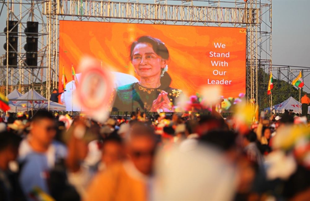Padlá barmská ikona. Svět se v Su Ťij zklamal, zemi hrozí brutální nastolení moci