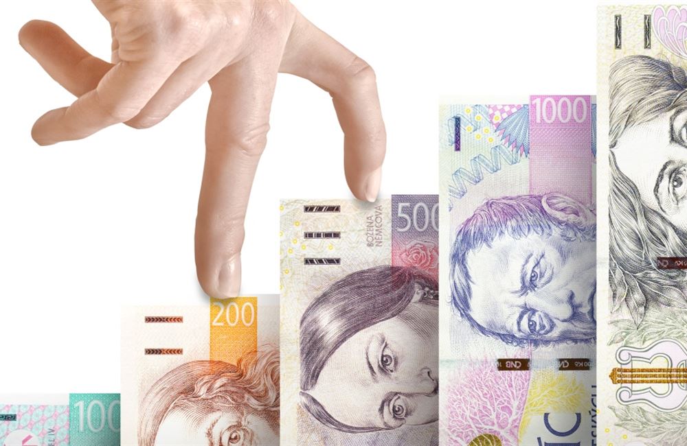 Kovanda: Je třeba konat, Česko platí (skoro) nejvyšší úrok v EU