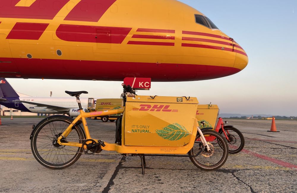 Na kole rozvážejí zásilky i pro DHL. Chceme z Brna udělat Kodaň Česka, hlásí Švihé synku