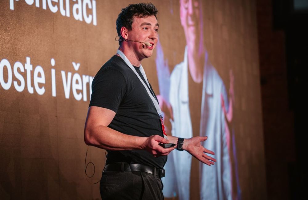 Sex v reklamě prodává a věrný zákazník je klíč. Tyhle marketingové mýty vás mohou stát jmění