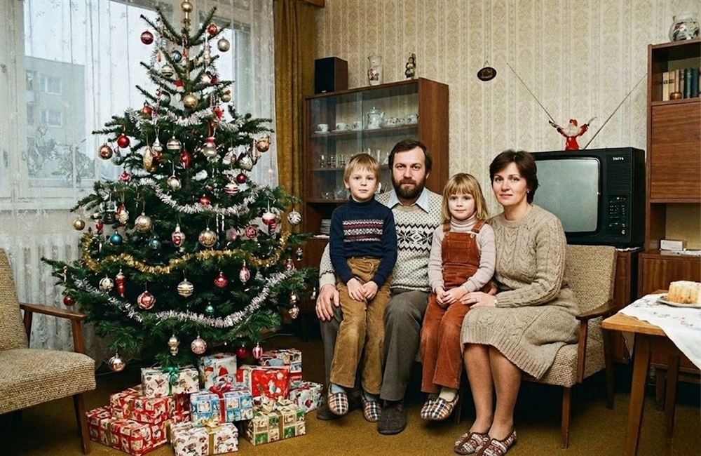 Retro kvíz: Merkur, buvol, stolní hokej. Jak znáte dárky, co jsme dostávali za Husáka pod stromek?