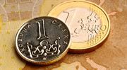 Euro za 25 korun? Konec intervencí se blíží, dovolenou příliš nezlevní
