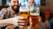 Chrání nás před alkoholem i Sportkou. Proč ale vláda zlevní pivo?