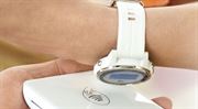 Plaťte hodinkami. Spořitelna spustila Garmin a Fitbit Pay