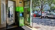 Sberbank přidává bankomaty, část poboček už nemá pokladnu