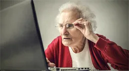 Výplatu důchodů čekají změny. Lidé dostanou nový termín