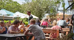 Z extrému do extrému. Babišova vláda zadělává Česku na další průšvih