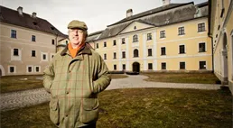 Z investičního bankéře hospodářem. Constantin Kinský a tři a půl hektaru střech