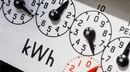 Má stát sebrat firmám část zisku? Válečná daň očima expertů