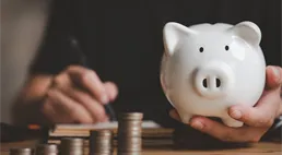 Jak se zajistit na důchod? Penzijní připojištění očima expertů