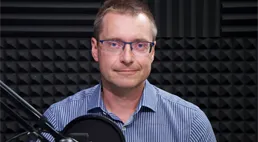 Mladí chtějí být rychle miliardáři, proto chybují, říká investiční stratég Mašát