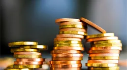 Na minimální mzdu se už nebude čekat do konce roku, rozhodla vláda. Zaručené mzdy skončí