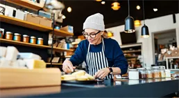 Pracující důchodci můžou mít tisíce navíc. Jak si říct o novou slevu