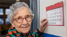 Důchody začnou chodit jindy. Část penzistů na tom vydělá