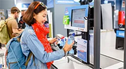 Samoobslužné pokladny pod dozorem. V cizině přiznávají krádeže, u nás je ticho