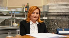 Schillerová sestavila rozpočet feldkuráta Katze. Doplatí na něj podnikatelé i hypotékáři