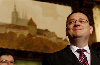 Vláda má dluhy ráda: „Bojem“ s nimi může ospravedlnit cokoli!