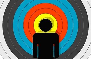 Až nedostanete při placení účtenku z pokladny, střelte servírku do hlavy!