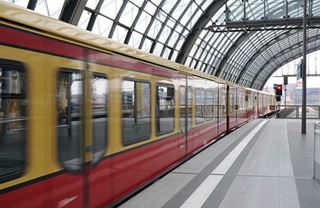 Bratislava buduje S-Bahn. Proč to nejde v Praze?