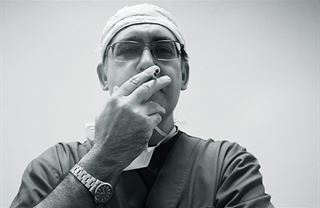 Blamáž na spadnutí. Tenhle „protikuřácký zákon“ bude tabáková lobby milovat