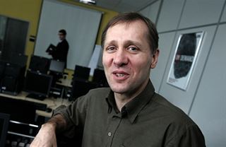 Němci nejezdí v bavorácích proto, že jsou chytřejší. Zpohodlněli jsme!