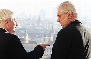 Himbajs šůviks, Rusnokovy Rychlé šípy propadly