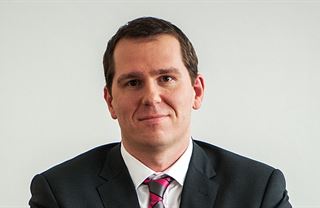Šéf ČTÚ: Operátoři stavějí dálnice, ale pustí na ně jenom škodovky stodvacítky
