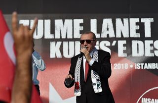 Historické volby. Zvolí Turci Erdoğana na věčné časy?