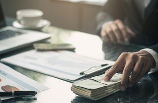Konec poserů? Jak spoříme, jak investujeme