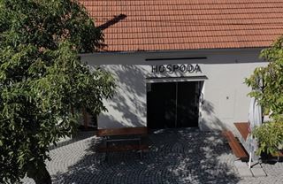 Překvapivé stavby Adama Gebriana: Hospoda v Máslovicích