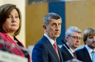 Babiš buduje stát jako firmu. S obecními filiálkami