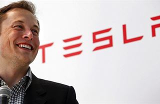 Génius i vrah. Musk může Teslu pohřbít stejně rychle, jako ji nakopl