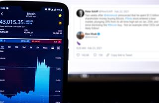 Strč si to do baklažánu. Musk vydělává, i když se na Twitteru jen tak baví