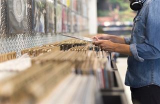 Vinylová exploze. Prodeje LP desek raketově rostou, lisovny nestíhají