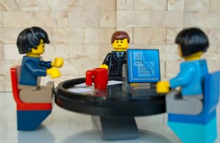 Z dětských rukou do portfolií investorů. Jak si LEGO podmanilo svět