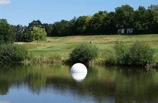 Golf vládne Česku. Průvodce po jamkách, které znamenají svět