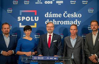 Zeman versus Fiala. Platí v této zemi ústava?