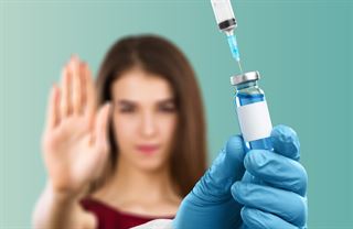 Mají antivaxeři či kuřáci platit víc? Zdravotní pojištění očima expertů