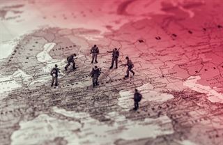 Ukrajina do NATO nesmí. „Teorie palce“ vysvětlí proč