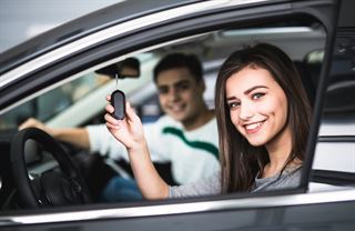 Kam až porostou ceny aut? Krize autoprůmyslu očima expertů