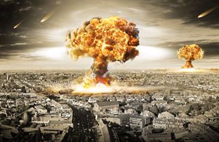 Kopejte kryty, nebo jeďte na Zéland. Hrozba atomové války je zpět