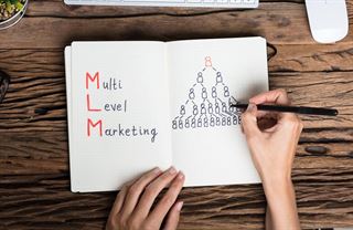 Droga jménem multi-level marketing. Pojďte do toho a stáhneme vás ke dnu