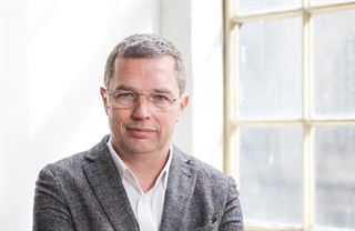 „Když chcete měnit svět, nemůžete být nikdy hotoví.“ Jan Školník zblízka