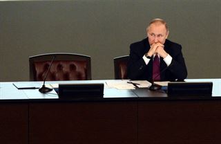 Nás mnoho. Do jak hluboké zkázy žene Putin Rusko?
