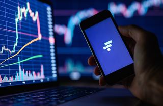 Burza FTX krachuje a bitcoin hledá nové dno. Týden v kryptu #6